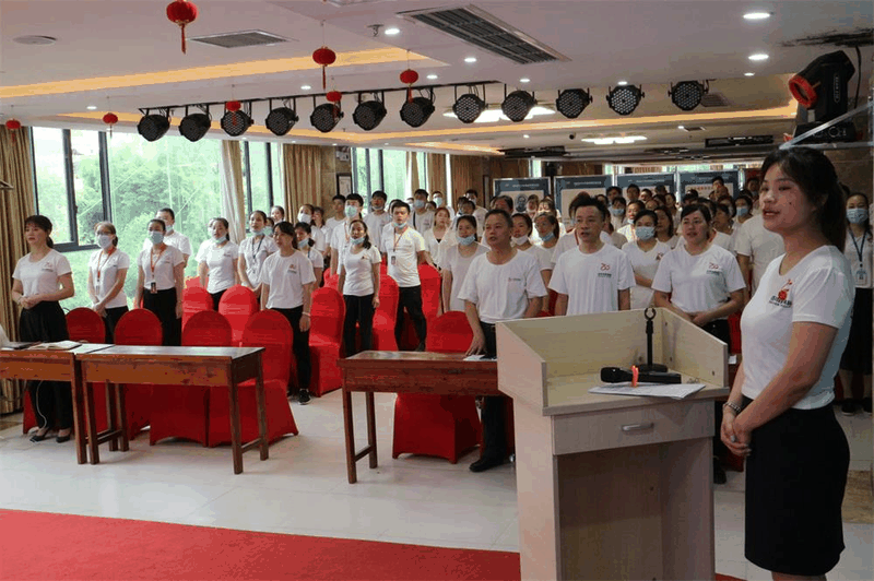百年好房經(jīng)紀(jì)人三部曲：做人、做事、成交，每一曲都會(huì)讓客戶滿意！
