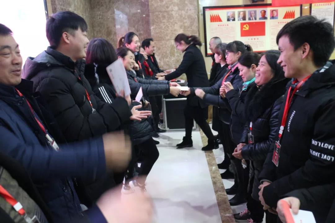 2019年，我們還在做房產(chǎn)中介，買房、賣房請放心找我們！