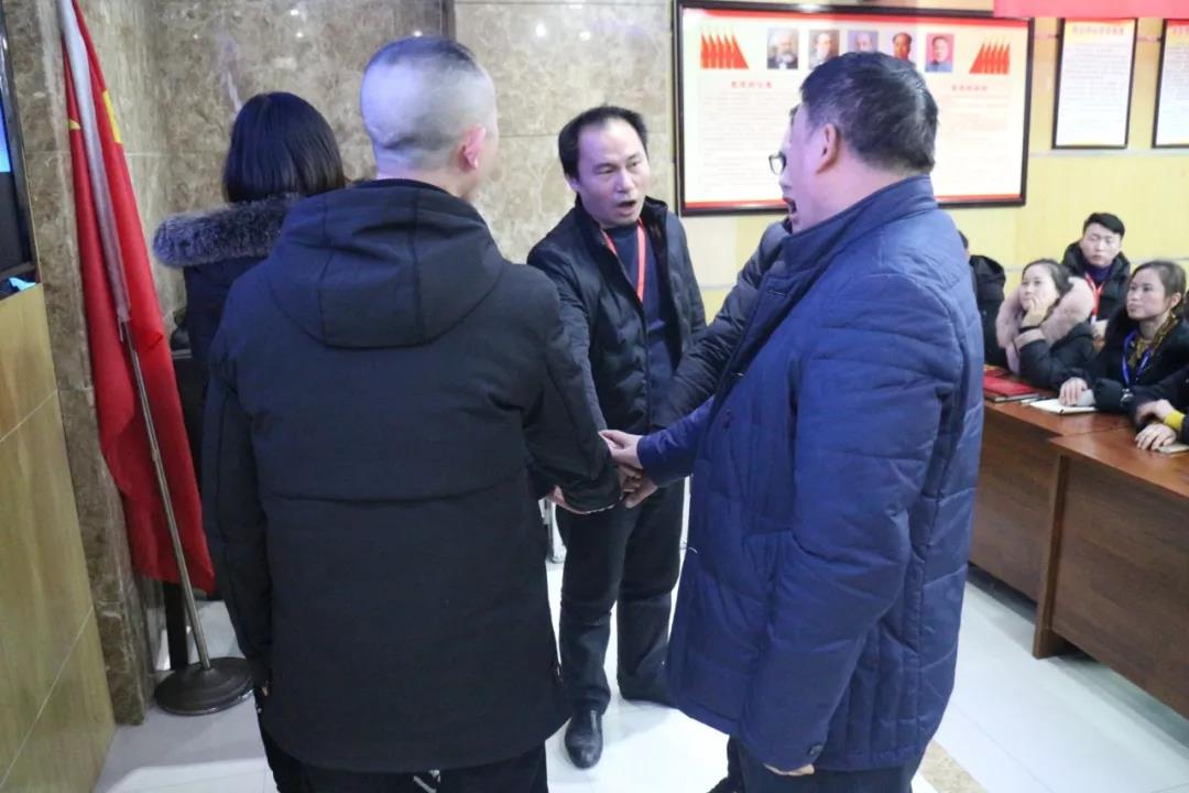 2019年，我們還在做房產(chǎn)中介，買房、賣房請放心找我們！