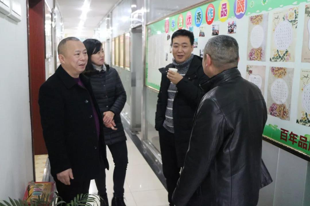 熱烈歡迎市教委交叉檢查組及區(qū)教委領(lǐng)導(dǎo)蒞臨百年教育指導(dǎo)工作！